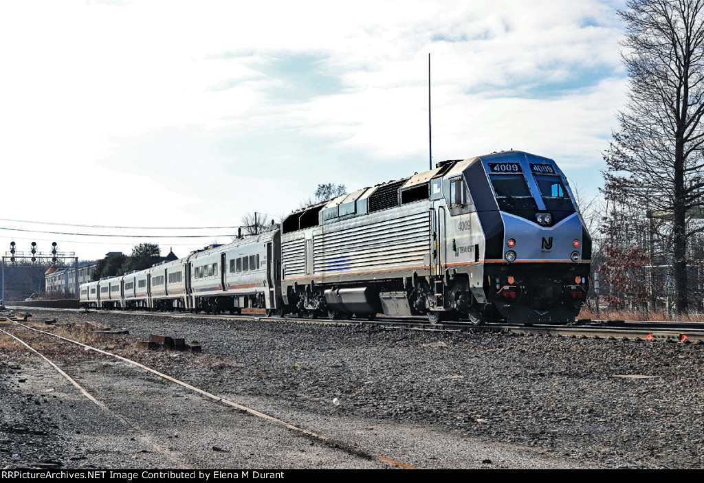 NJT 4009 on train 1264